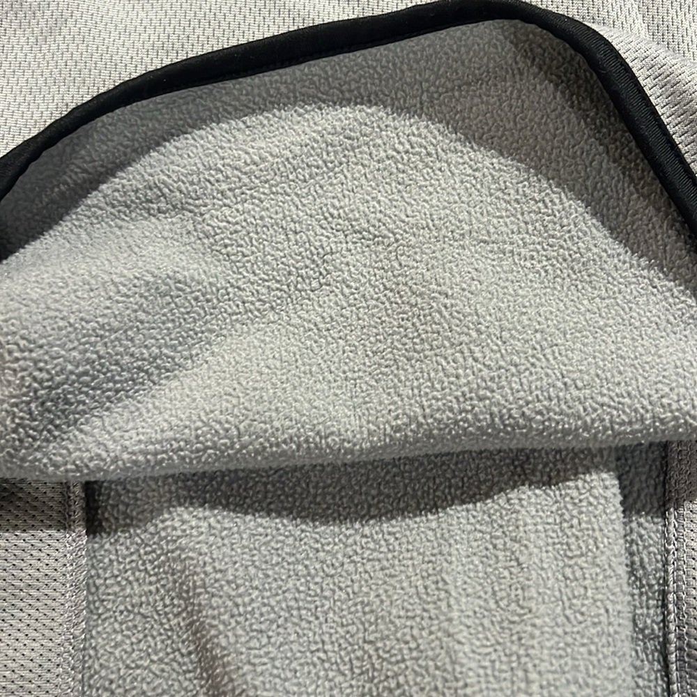 Size L pullover - image 4